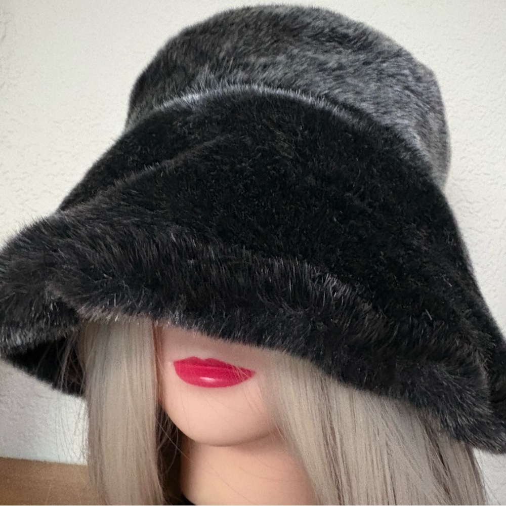 Elegant Vintage Faux Fur Bucket Hat Betmar New York